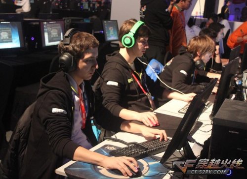 Falcons 在 ESL Pro League Season 22 半决赛中以 2：0 战胜 Mouz ，晋级总决赛;